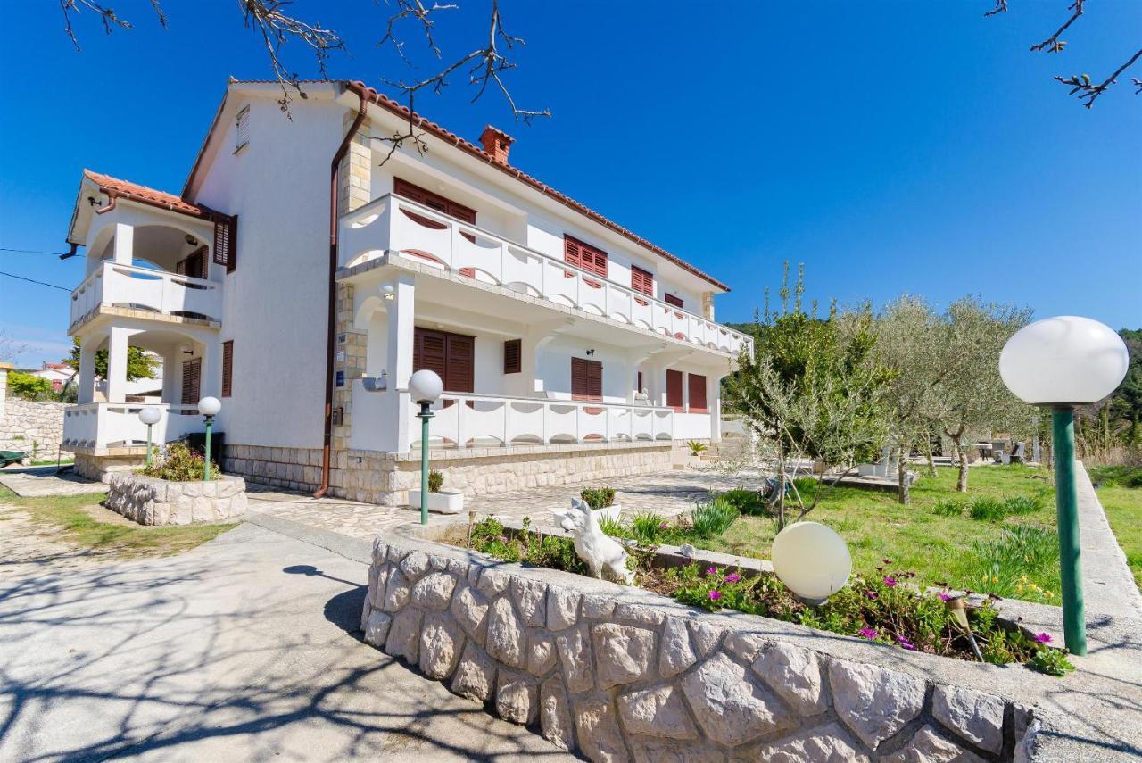 קמפור Apartments Vesna מראה חיצוני תמונה